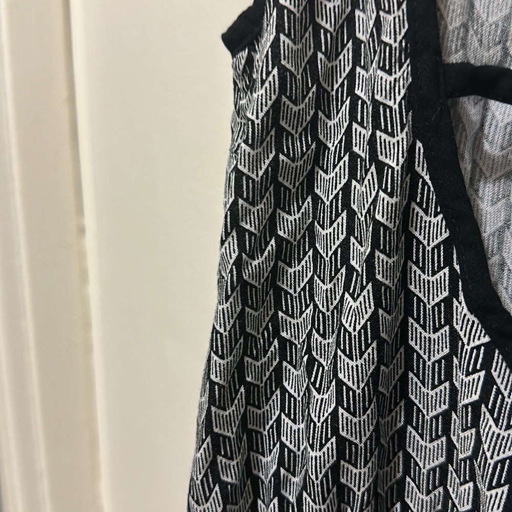 HM Patterned Romper - Picture 7 of 7